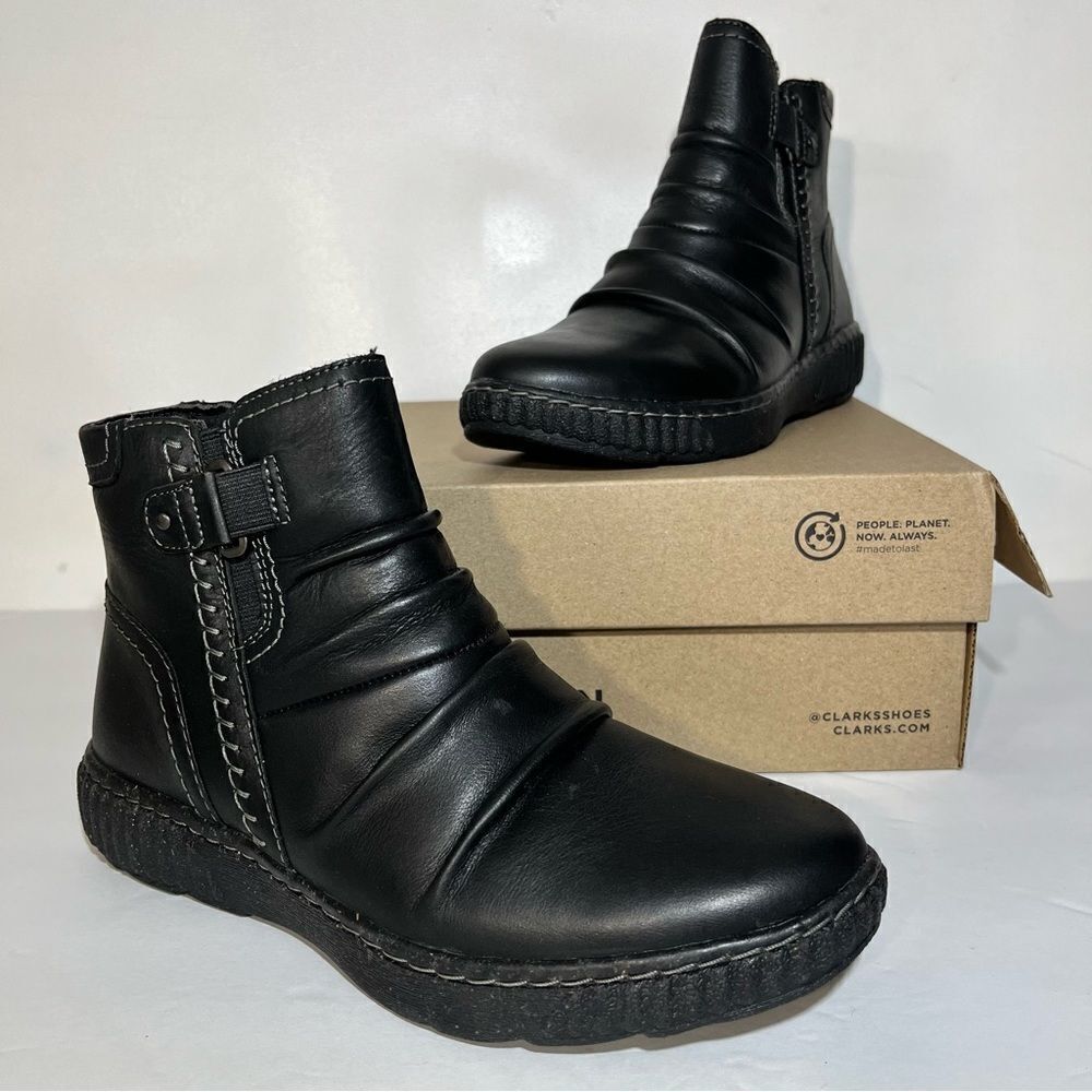 Clarks Collection Caroline Orchid Leather Ruched Ankle Boots